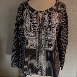 RockFlowerPaper Embroidered Stipe Black And White Boho Front Tie Top Medium